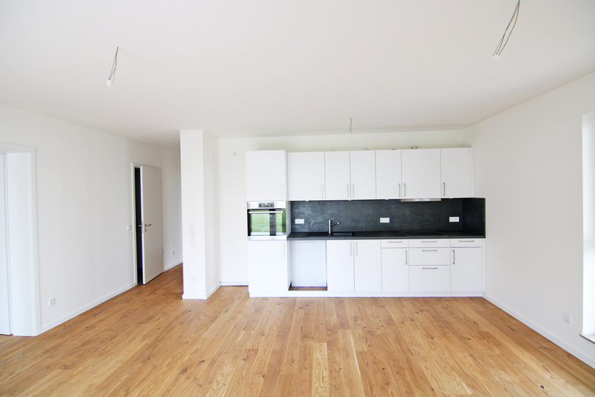 Großes Wohnzimmer/offene Küche