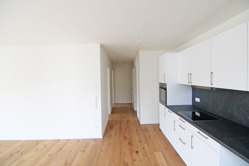 Neue, hochwertige EBK