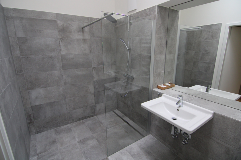 Duschbad mit Fenster