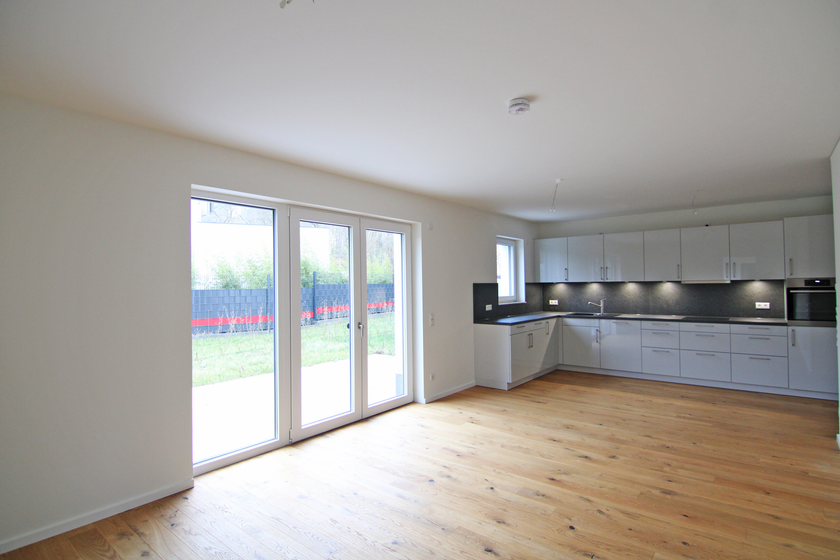 Geräumiges Wohnzimmer