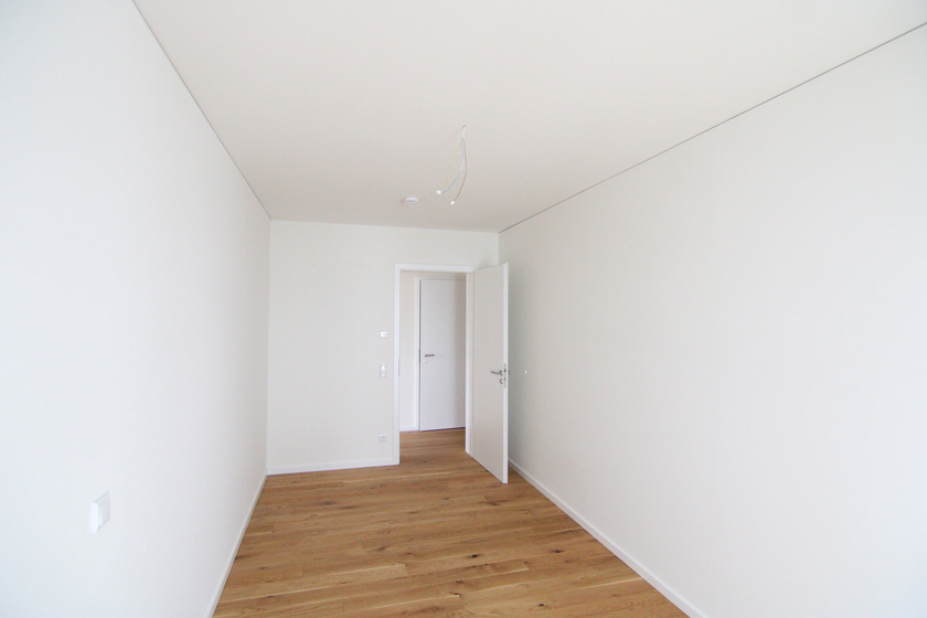 Atmosphärischer Altbauklassiker mit Dielen und EBK - tolle Lage Radickestraße! - Foto 2