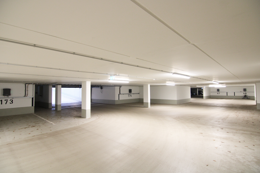 Geräumige Tiefgarage Geräumige Tiefgarage