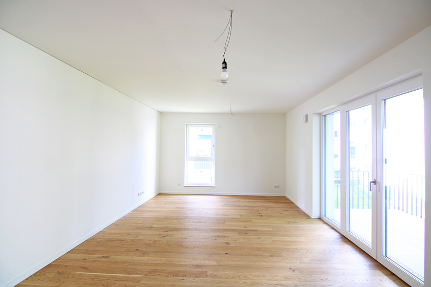 Geräumiges Wohnzimmer