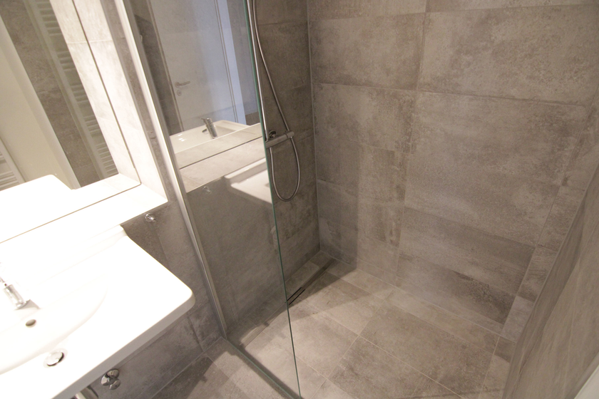 Duschbad (Abb. ähnlich)