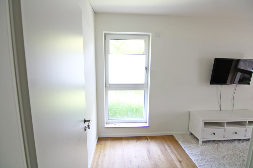 Atmosphärischer Altbauklassiker mit Dielen und EBK - tolle Lage Radickestraße! - Foto 2