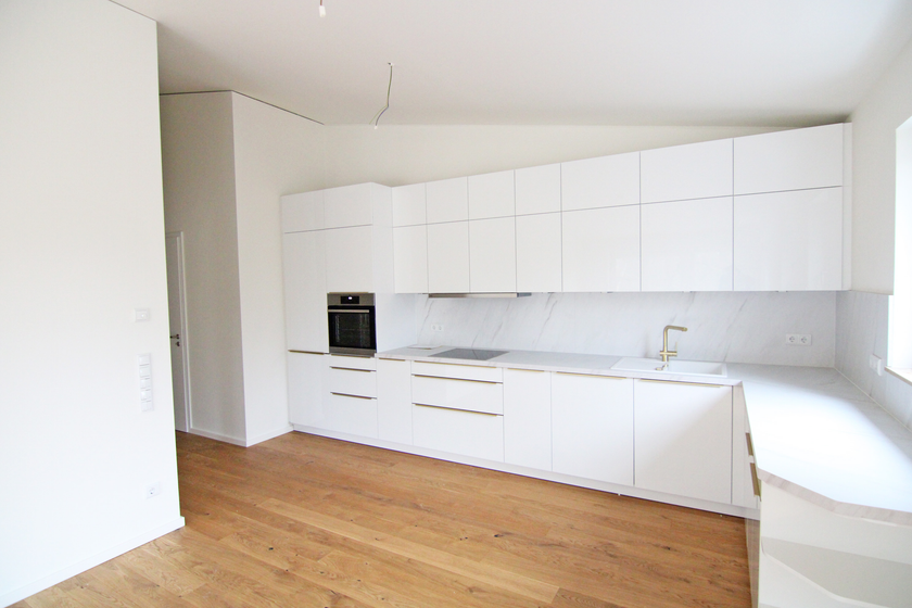 Küche mit toller EBK