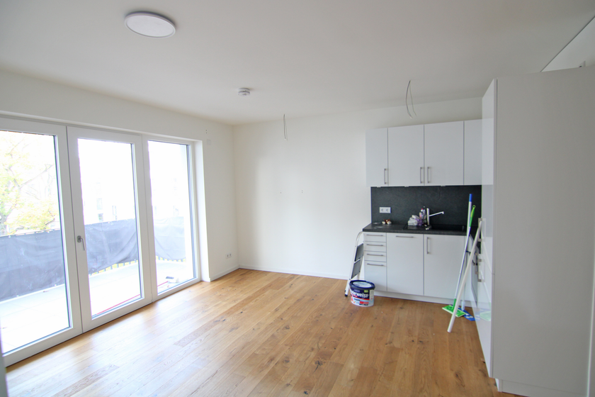 Tolle Altbauwohnung mit Dielenböden - ruhige Lage am Wehneltsteig, mit Renovierungsbedarf - Photo 2
