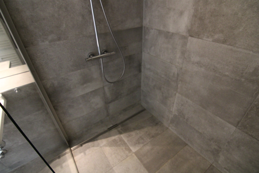 Elegantes Komfort-Duschbad