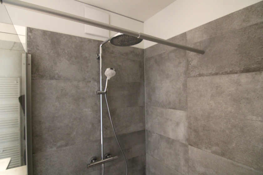 Elegantes Komfort-Duschbad