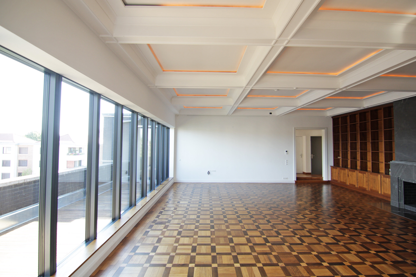 Sehr große Wohnhalle