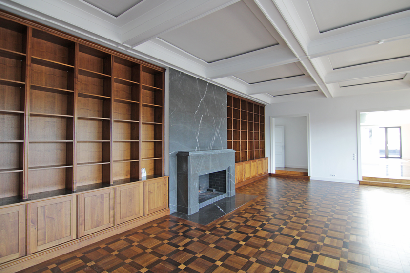 Sehr große Wohnhalle