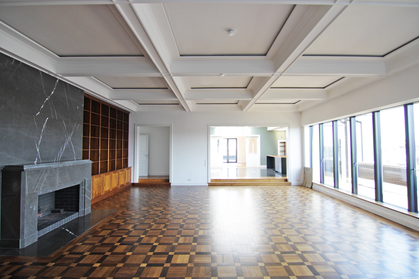 Sehr große Wohnhalle