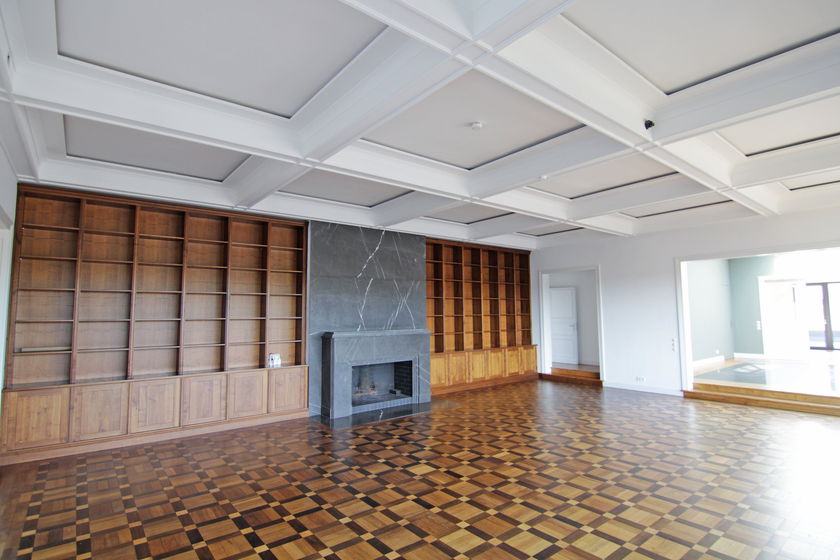 Sehr große Wohnhalle