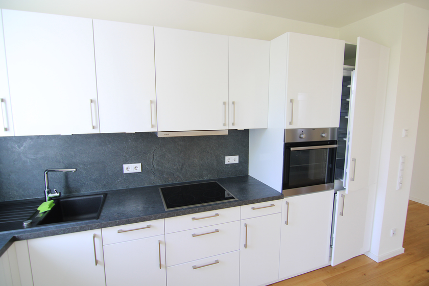 Kleines Wohnglück mit Stil, Balkon und Aufzug - Erstbezug nach Totalmodernisierung, Barfusstraße! - Foto 2