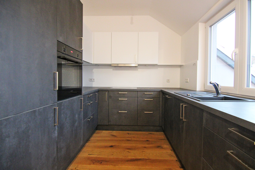 Küche mit eleganter EBK