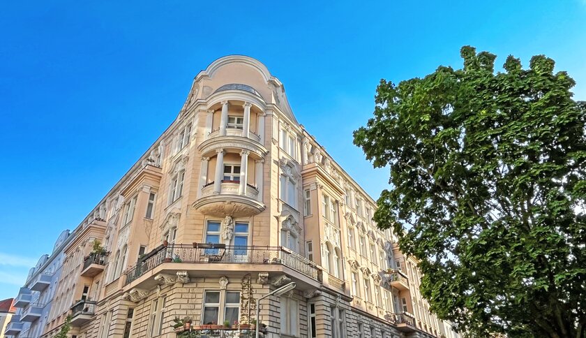 Eindrucksvolle Liegenschaft Eindrucksvolle Liegenschaft