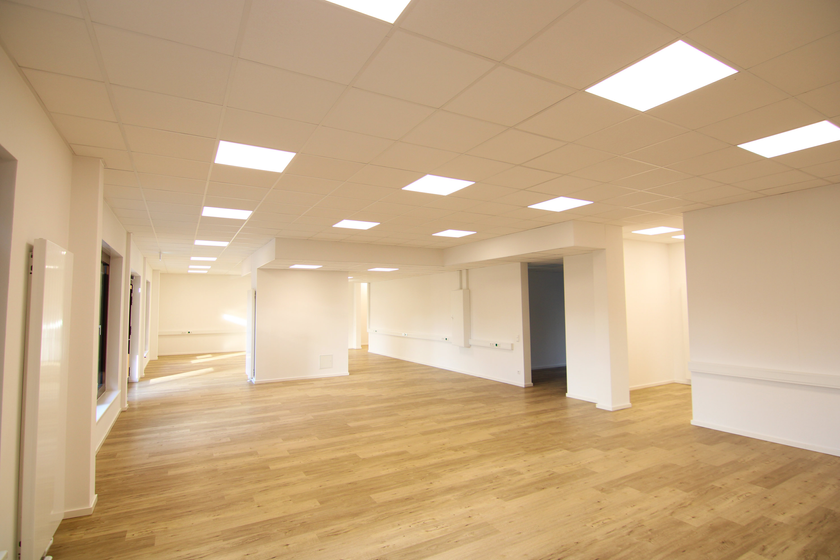 Sehr großer vorderer Raum