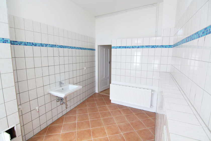 Geräumiges Wannenbad Geräumiges Wannenbad