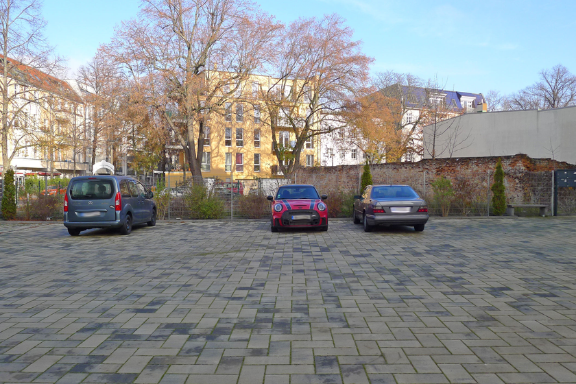 Parkplätze vorhanden