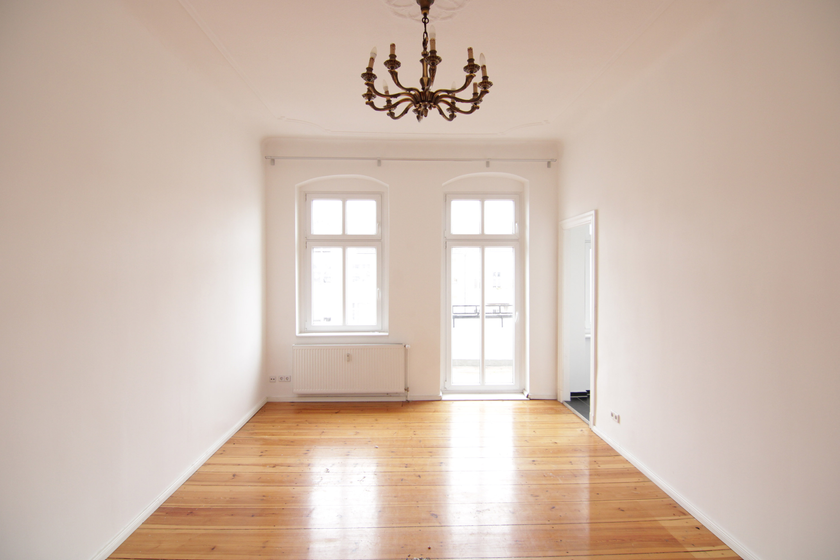 Wohnzimmer mit Balkon 1 Wohnzimmer mit Balkon 1