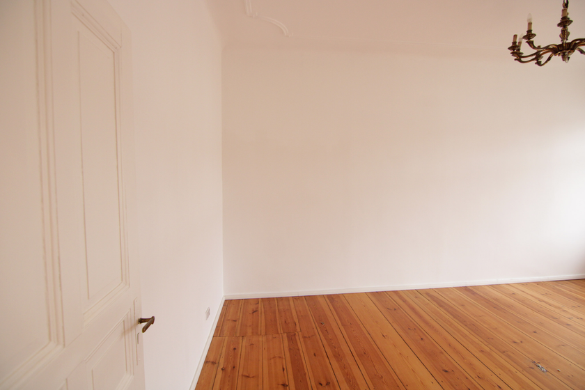 Wohnzimmer mit Balkon 1 Wohnzimmer mit Balkon 1